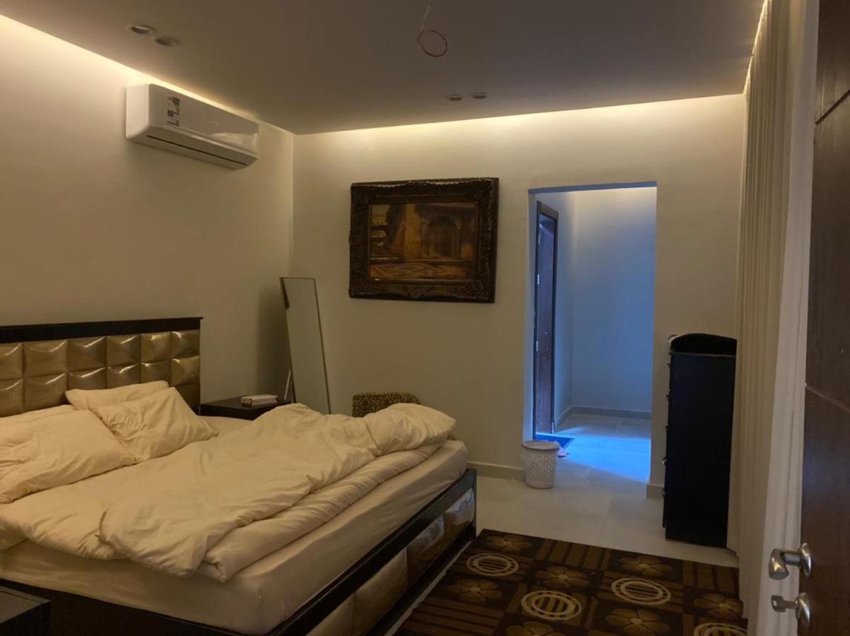Holiday home Independent Villa, 3 Floors, 5 Bedrooms, 6 Bathrooms Riyadh