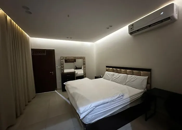 Independent Villa, 3 Floors, 5 Bedrooms, 6 Bathrooms