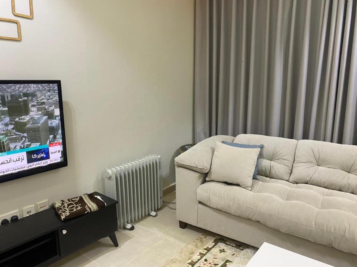 Independent Villa, 3 Floors, 5 Bedrooms, 6 Bathrooms *