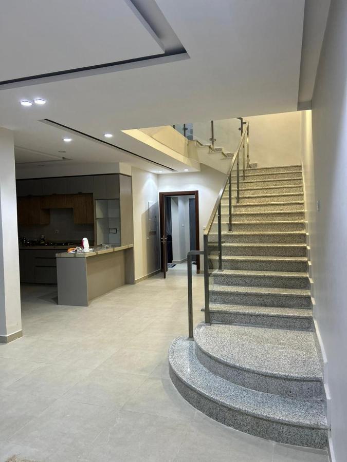 Holiday home Independent Villa, 3 Floors, 5 Bedrooms, 6 Bathrooms Riyadh