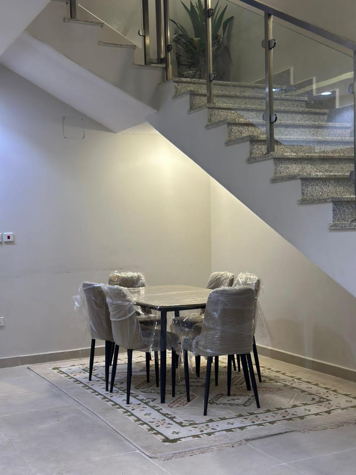 Independent Villa, 3 Floors, 5 Bedrooms, 6 Bathrooms Rumah percutian